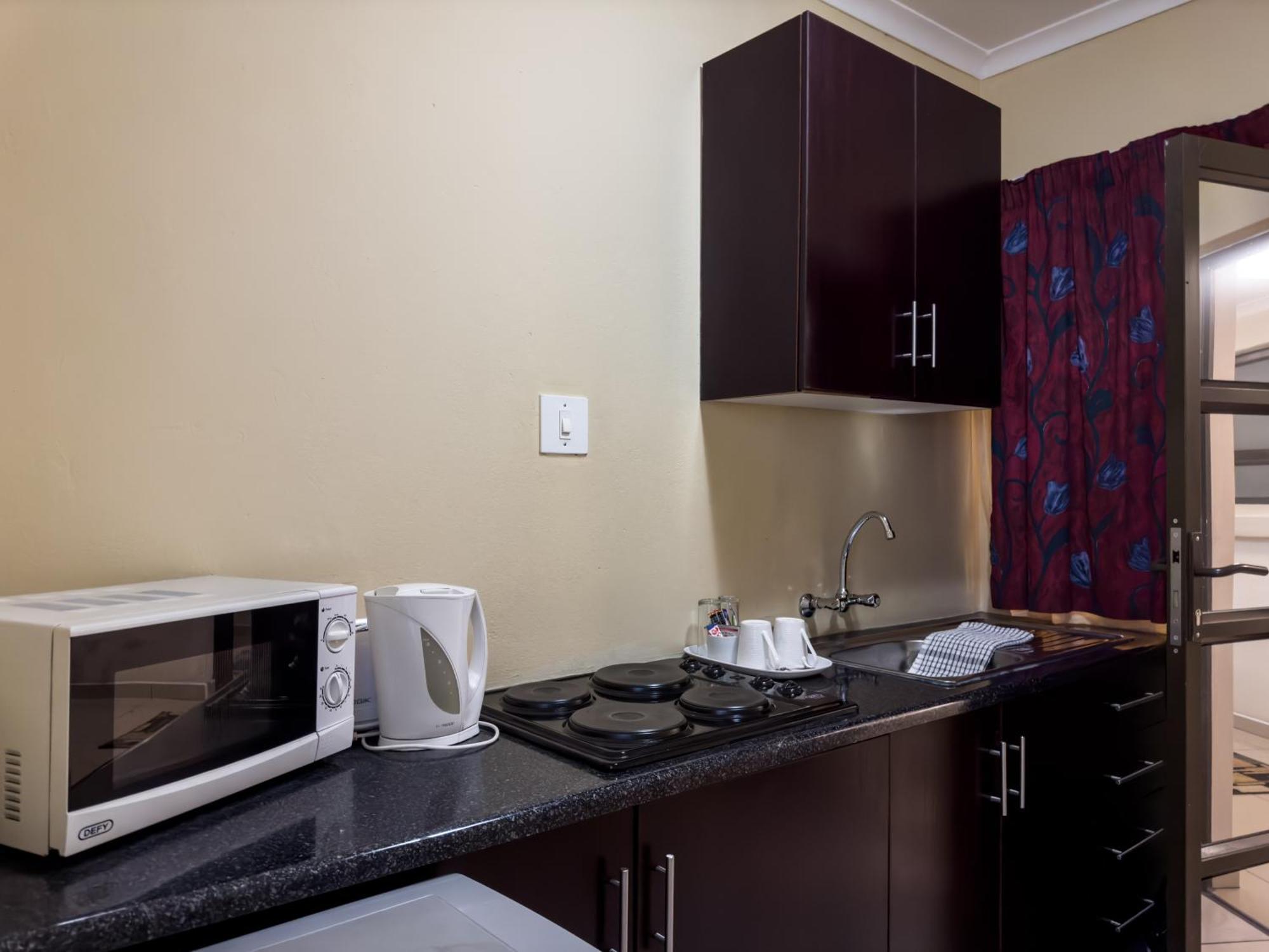 Tribute Guest House Matala Масеру Экстерьер фото