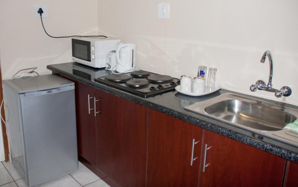 Tribute Guest House Matala Масеру Экстерьер фото